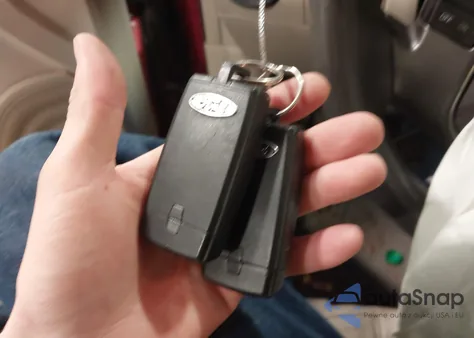 2010 Ford Taurus Limited z USA, uszkodzony, nr VIN 1FAHP2FW5AG141134